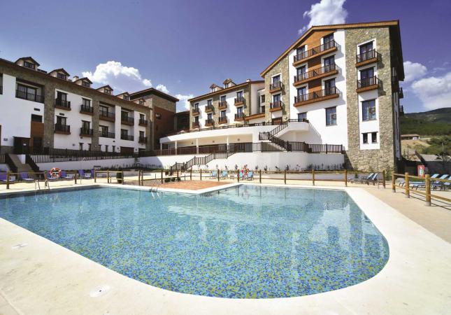 Espaciosas habitaciones en Hotel Golf & Spa Real de Badaguas - Jaca . Disfrúta con los mejores precios de Huesca